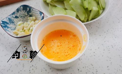 佛手瓜中间烂了可以吃吗,佛手瓜中间烂了还能食用吗?揭秘食用安全与处理方法